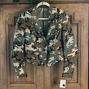 NEW! 🎉FREE PEOPLE • Army Combo • Camo blazer/jacket • Size 0